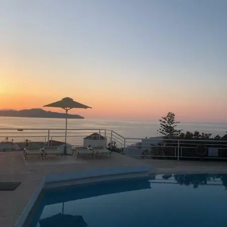 Terpsichori And Apartment Kalamaki (Chania)